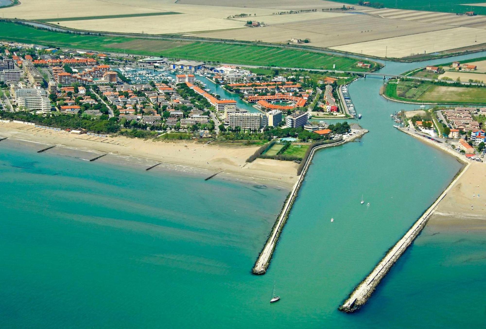 Bright Apartment With Pool Porto Santa Margherita di Caorle Εξωτερικό φωτογραφία